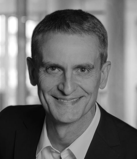 Prof. Dr. PhDr. Raphael Breidenbach EMBA, Associated Partner bei HvR Partners